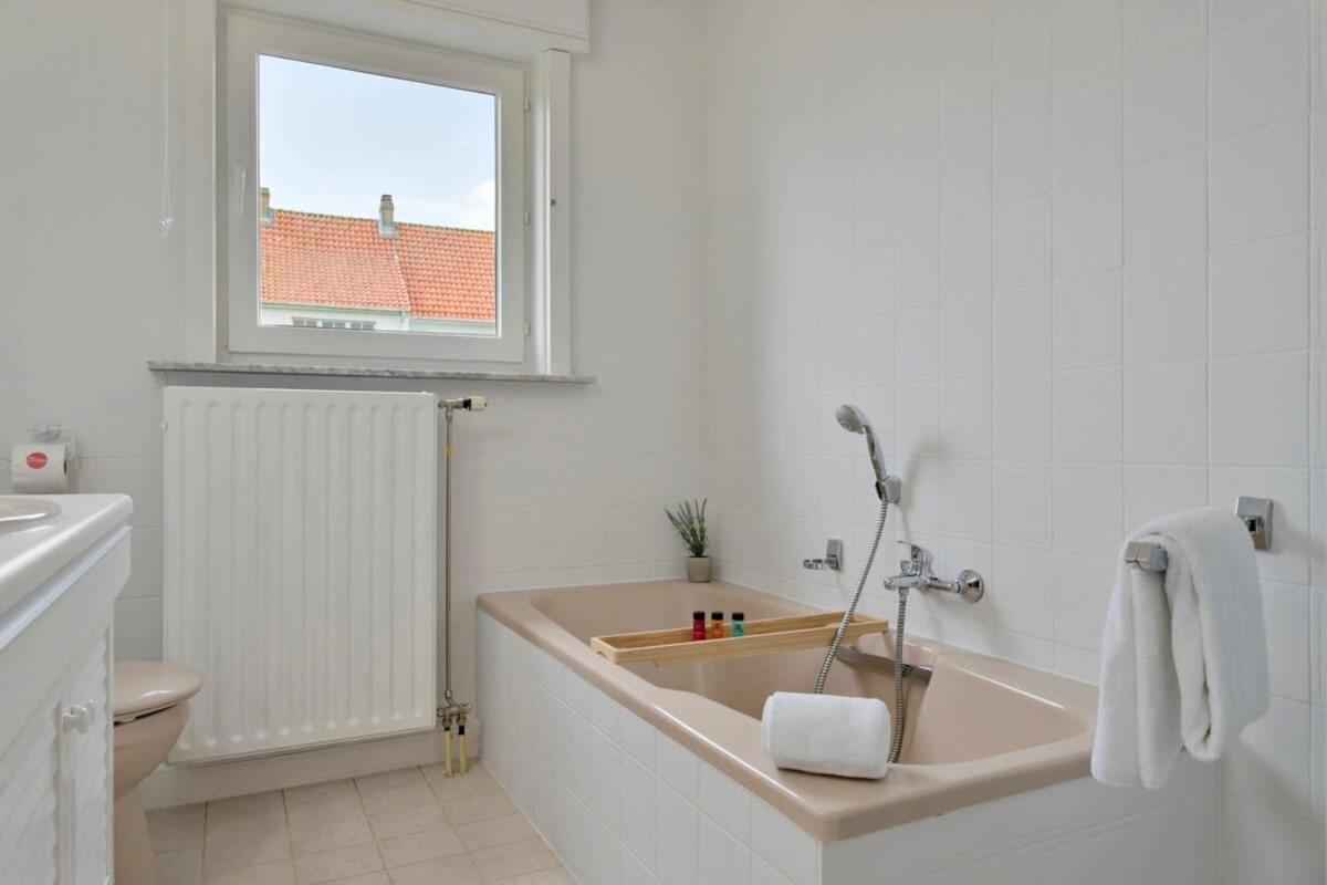 Huswell - Spacious Bungalow With Garden Near The Beach & Sea Middelkerke Eksteriør billede
